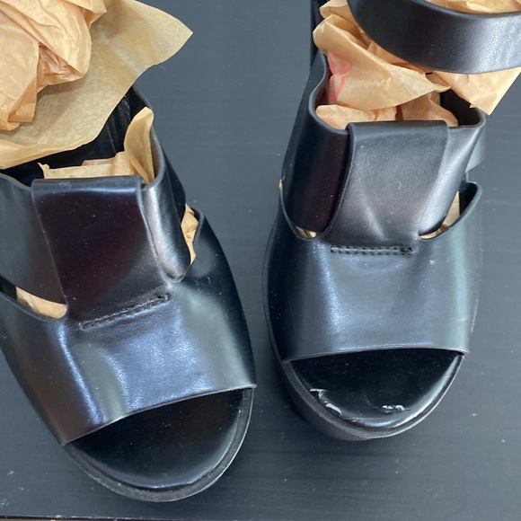 Platforms 👠 - Picture 5 of 7